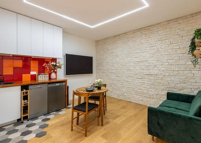 Geranimus M : Heart Of With Patio * Paris